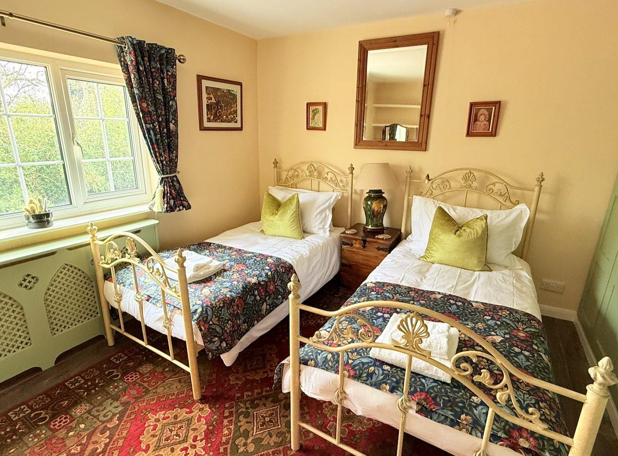 Twin room at Wharfe Bank Cottage